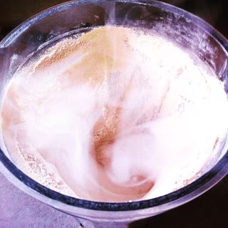 Did you know you could easily make your own powdered sugar at home? Save this for next time you run out. http://bit.ly/2hsagA7 ......#sweet #sugar #ho...