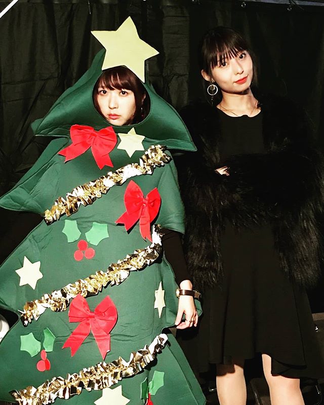 ちょっと早いけど Merry Christmas Merryrockparade18 メリーロック メリロ 初日mc 白井奈津 永田レイナ サンタ サンタコス 白井奈津私服 人間ツリー Snapwidget
