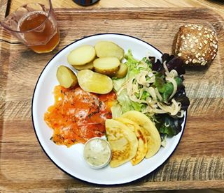 ????Fika Lisa, nouvelle cantine scandinave rue des Trois-Conils avec des spécialités venues tout droit de Suède ???????? ????#bordeaux #bordeauxmavill...