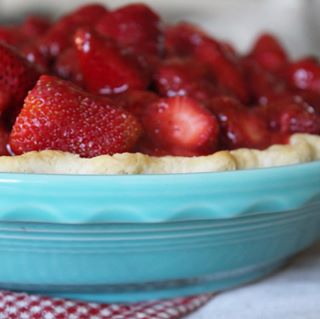 Oh my, Strawberry Pie!! ???????? This fresh strawberry pie is the epitome of summer desserts right here! So I am just over here chowing on pie instead...