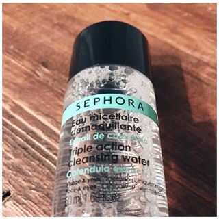 Séphora Cette eau micellaire de chez @sephoracollection #produitoffertparsephoracollection sent hyper bon et reste en même temps discret pour la toile...