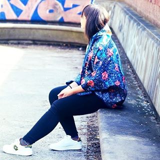 Ce kimono @marie_antoilette ???????? absolument magnifique !!! Il est made in France, réversible, avec une face style tatoo rétro et une face printani...
