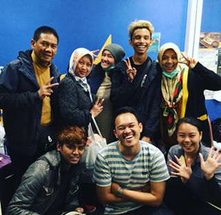 Today’s guests from  #Indonesia :) 笑顔が素敵な愉快な #インドネシア からのお客様????????Terima kasih banyak datan dari Indonesia #トレインホステル北斗...