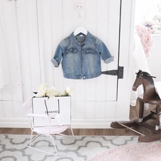 How cute is Cornelias new frill denim jacket?! I adore it ???? #baby #babygirl #kidsfashion #kids #momlife #nordmaling #umeå #instagood #barnkläder #d...