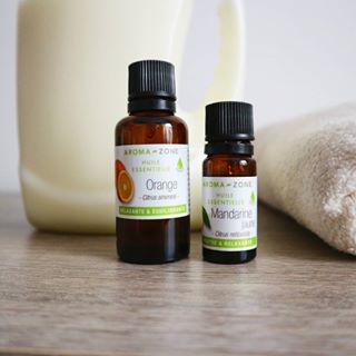 Mes premières huiles essentielles ????J'avais dans la tête, depuis un moment, de faire ma propre lessive, et c'est chose faite ! D'ailleurs, je vous e...