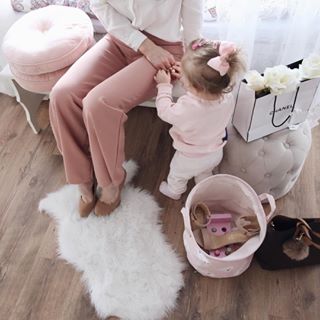 Pink details - Love this little one soooo much ???? #baby #babygirl #momlove #motherhood #kids #momlife #nordmaling #umeå #instagood ##dagensoutfit #o...