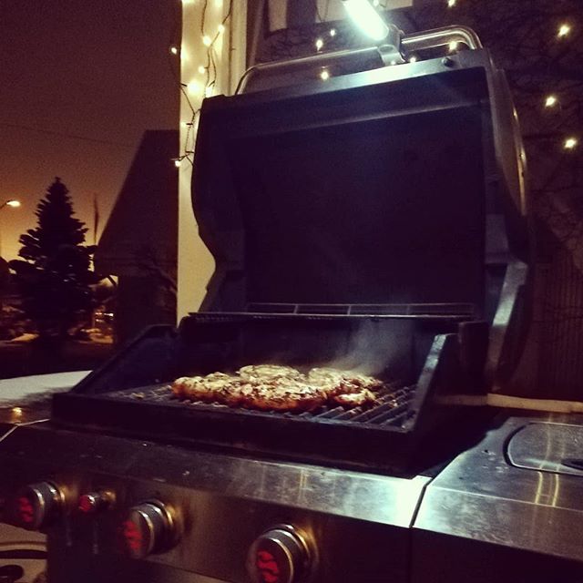 Finns Det N tt B ttre n Vintergrillning lskar Kontrasten Att Grilla 