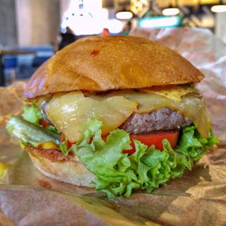 (???????? ????) ???????? Ma kóstolható utoljára a Zing nacho csipszes Be my Hero burgere! ???????? Last chance to try this beautiful Be my Hero Burger...