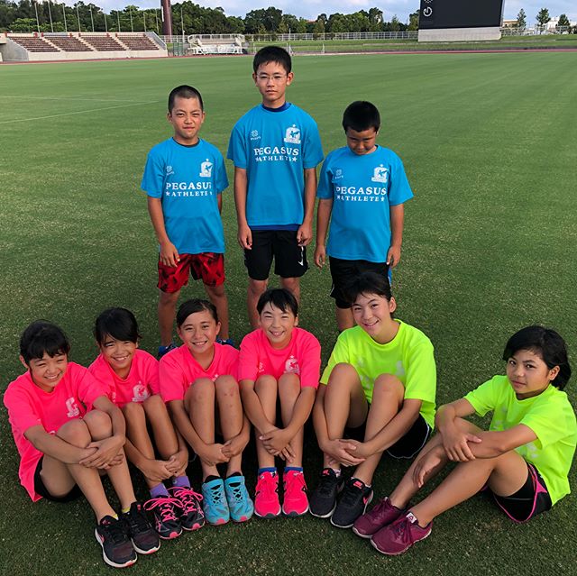 本日もペガサスアスリートクラブ小学生は元気に走りました リレーをやりたいと本人たちから要望があったので今から少しづつバトン練習を入れて行くつもり 本当に素直で笑顔が絶えないペガサス小学生には本当にいつも元気をもらいます Snapwidget