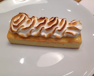 #bordeaux #bordeauxmaville #juliena #yummy #instagood #instafood #patisserie #gateau #cake #tarteaucitron #citron #lemon #chartrons #gouter #teatime #...