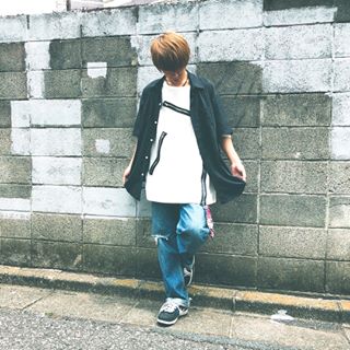 .Today’s.Shirt...H∀PEAC∃T-Shirt????...KinCrossWorldPants...Levi’sBelt...KinCrossWorldShoes...Nike SBAccessories...KinCrossWorld.#KinCrossWorld  #SMILO...