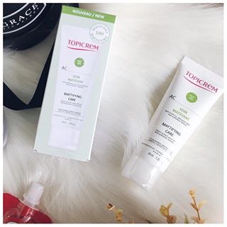#produitoffertpartopicrem Ce soin il vient de chez @topicrem_france il donne un effet anti brillance toute une journée ️.....#produitoffert #topicrem...