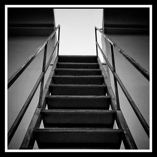 UP OR DOWNㅤㅤㅤㅤㅤㅤ#portrait #blackandwhite #blackandwhiteonly #blackandwhitephotography #love #instagood #photooftheday #bestoftheday #beautiful #...