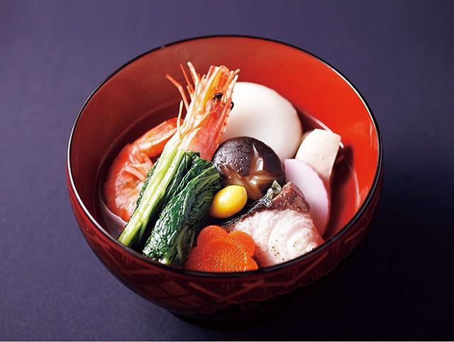 博多のお雑煮 博多雑煮 雑煮 焼アゴ アゴだし かつお菜 勝男菜 ブリ 椎茸 銀杏 やまき おせち お正月 おせち料理 仕出し 老舗 新春 集い お祝い 新年 19おせち Snapwidget
